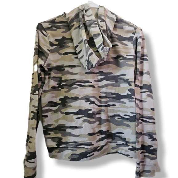 Crown of Hearts Camo Lightweight Hoodie - Picture 2 of 4